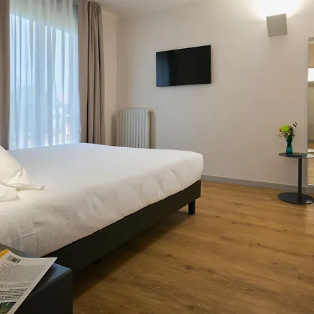 Zenit Park מלון 3*