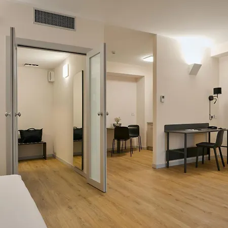 מלון Zenit Park 3*