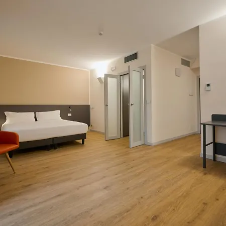 Zenit Park 3*